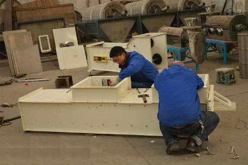 安裝內(nèi)部料斗